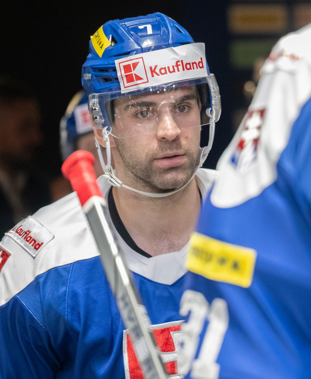 obranca Mário Grman