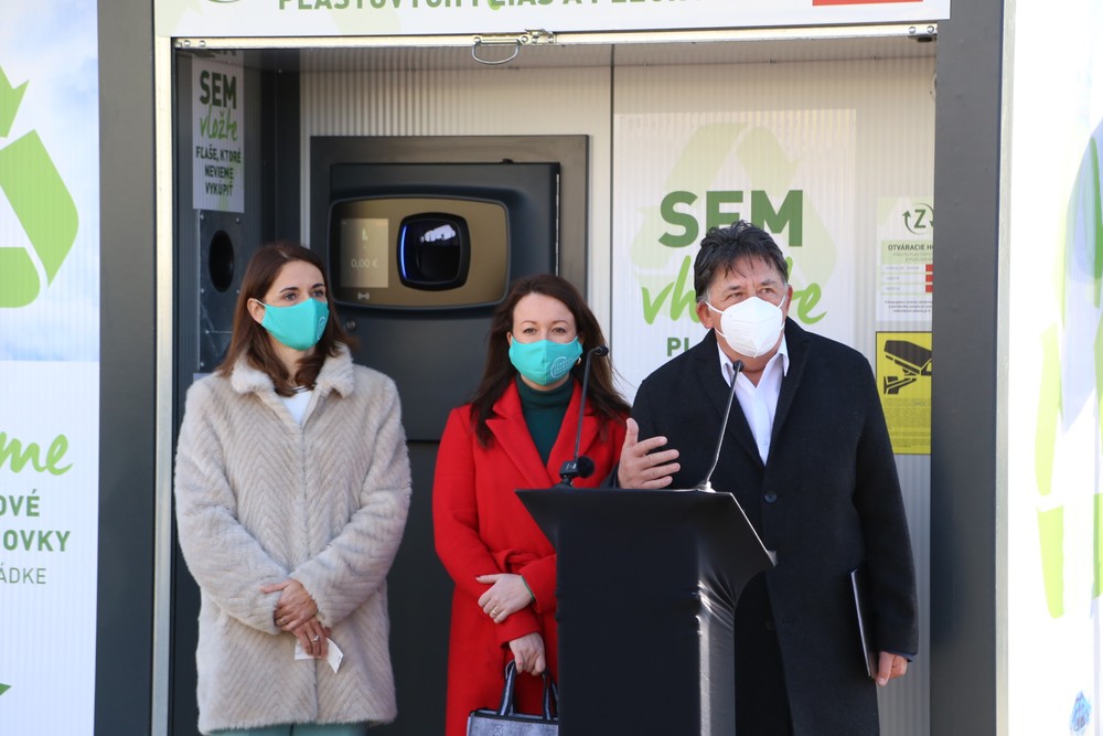 Zálohovací systém fliaš je na Slovensku spustený