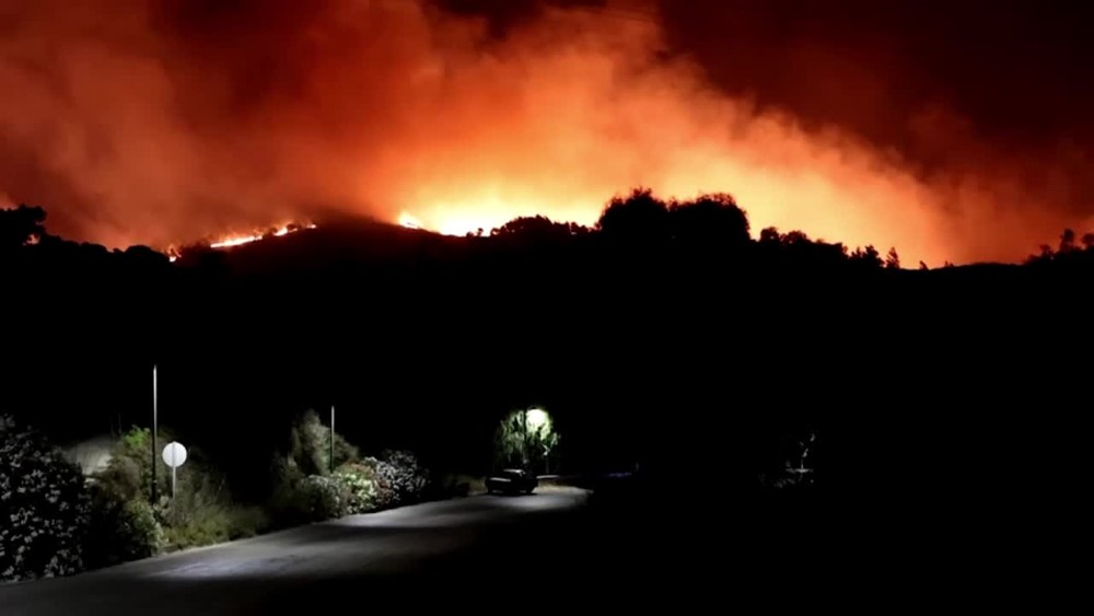 [multi] Požiar v Grécku 1516