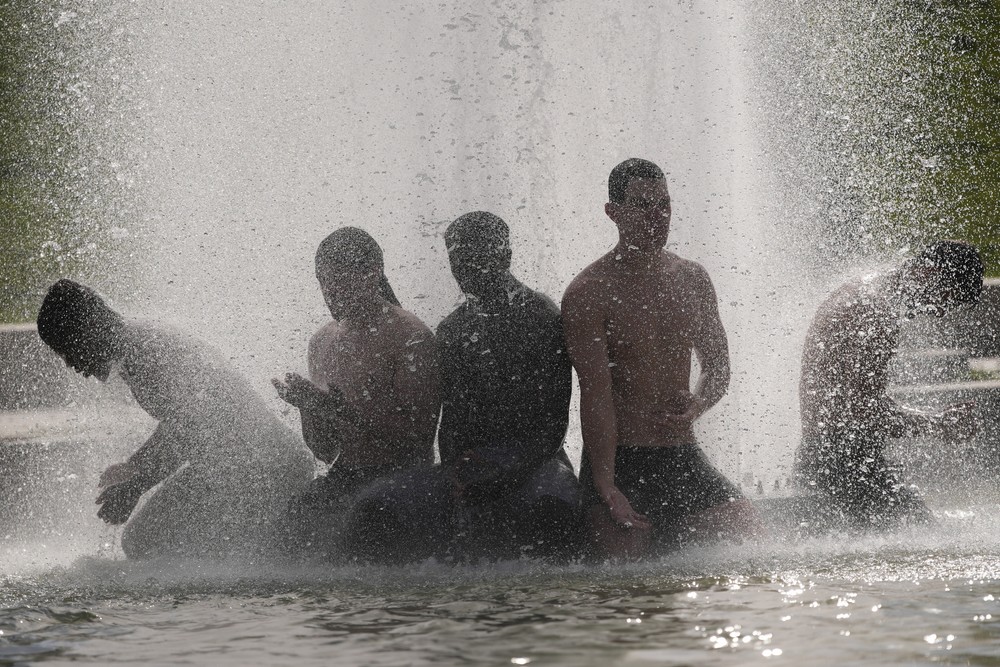 France_Extreme_Weather_Heat456071