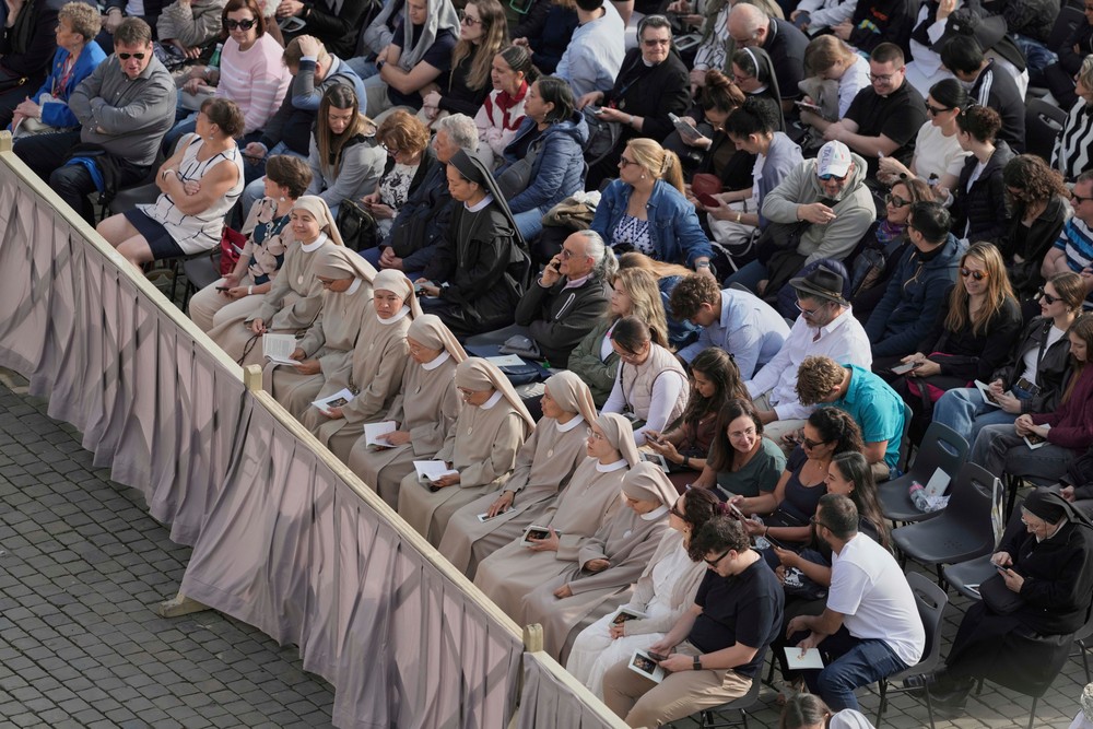 Vatican_Pope308426124607