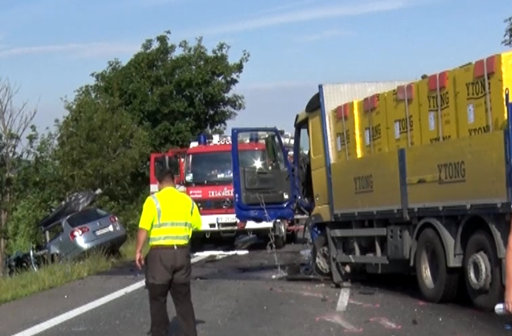 Tragická nehoda: Vodič auta sa zrazil s kamiónom, zrážku neprežil