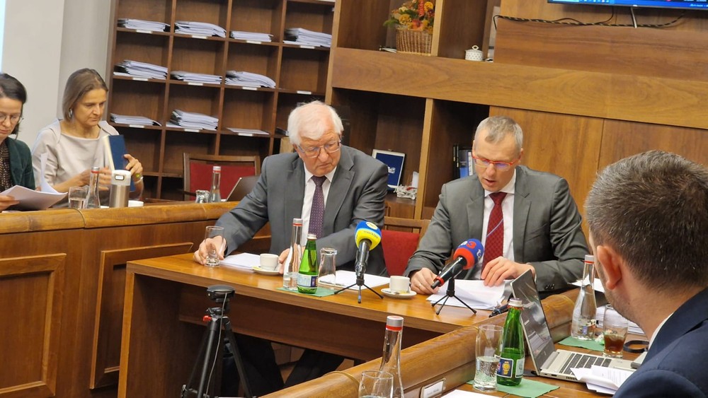 Vypočúvanie Jána Mazáka na ústavnoprávnom výbore NR SR (4)