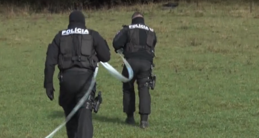Toporecký salaš obsadili kriminalisti. Nepochopiteľnú tragédiu oživili hrozivé scény 