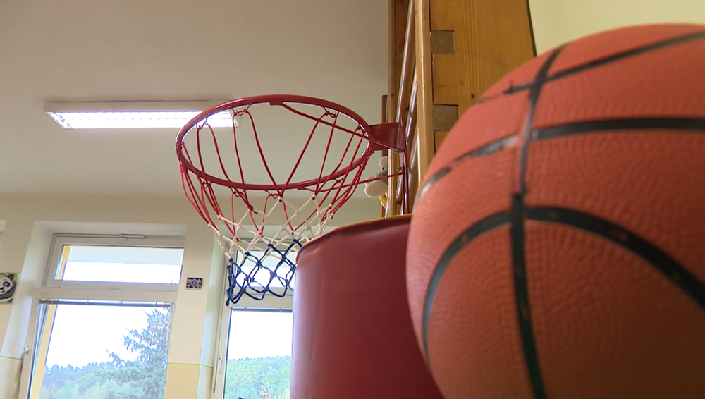 Mladého Lukáša zasiahol elektrický prúd. Teraz sa chce už vrátiť domov a znovu chodiť