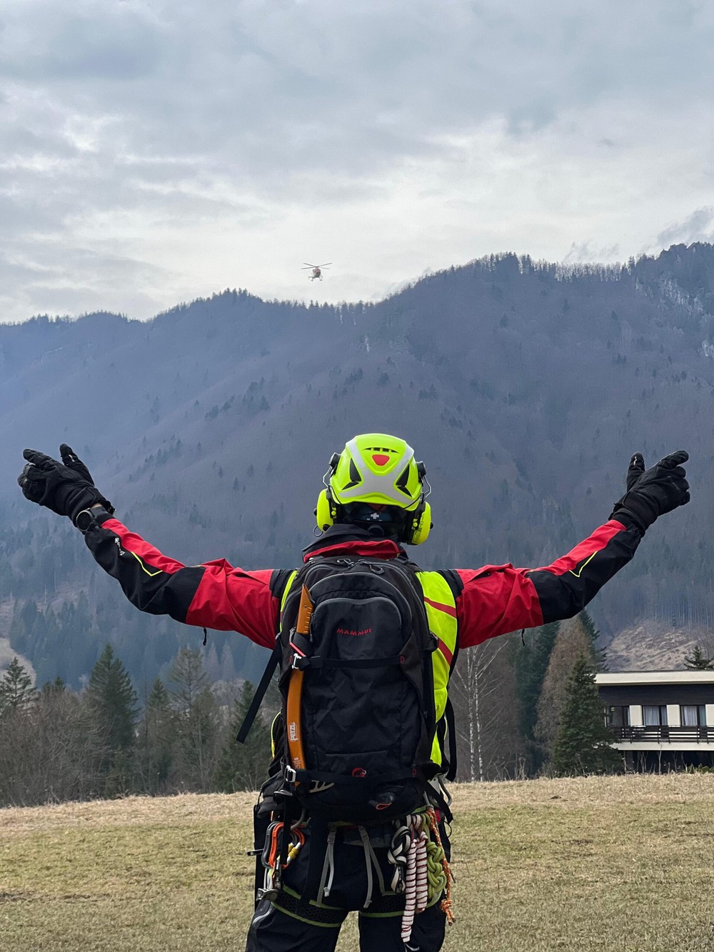 HZS pomoc turistovi pod Stohom (3)