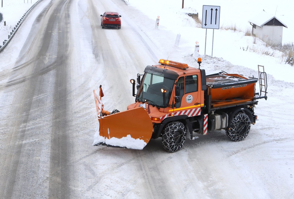 Banská Bystrica Donovaly Počasie Sneh zima cestári kalamita (1)