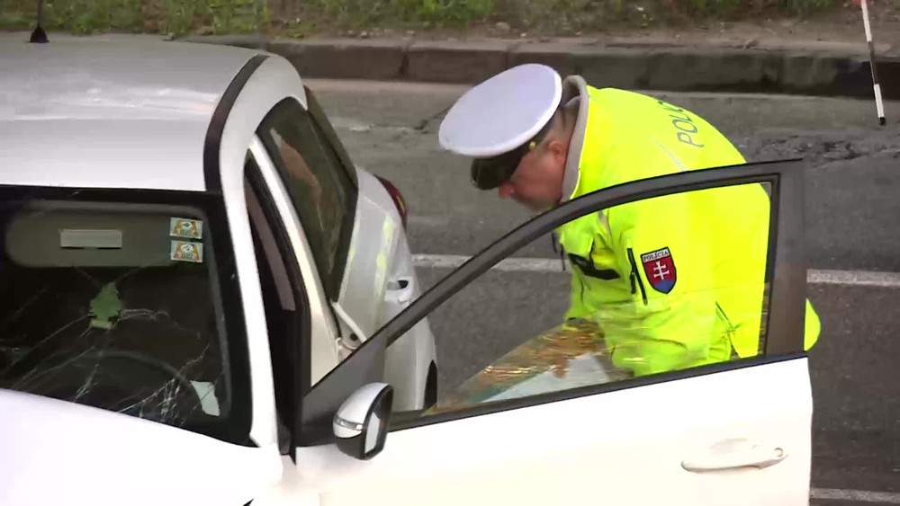 [multi] Auto v stlpe 20066