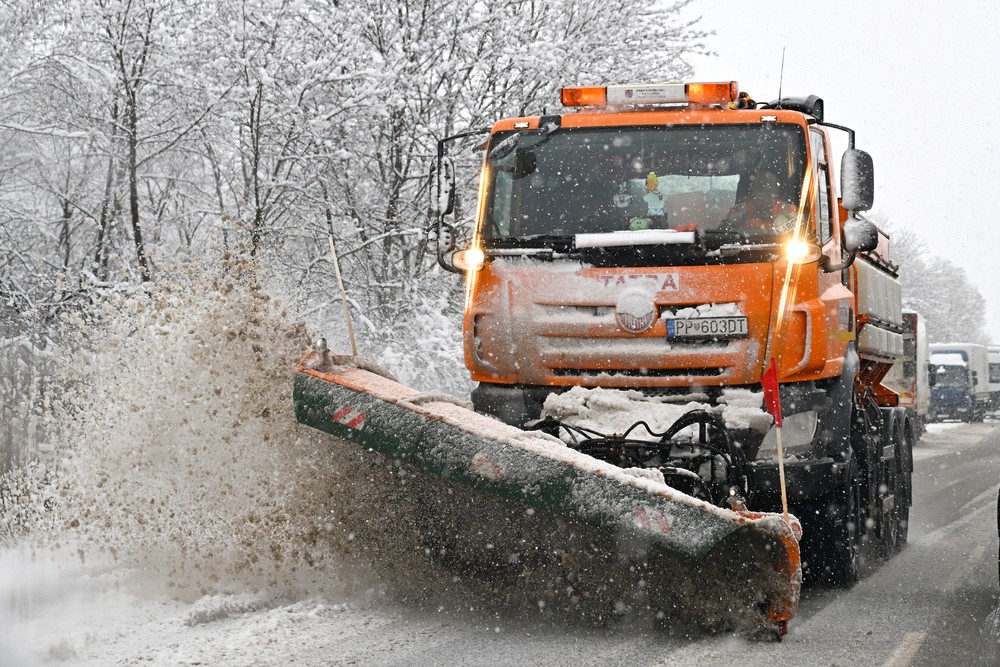 Snehová kalamita v okresoch Poprad a Žilina.