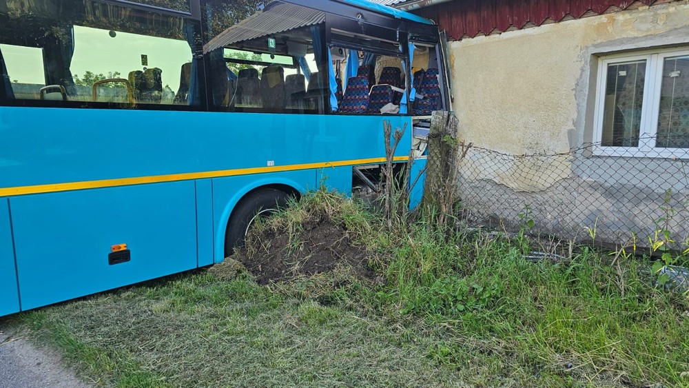 nehoda vlak autobus (1)