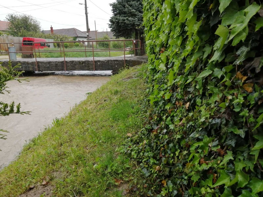 Záplavy trápia Slovensko