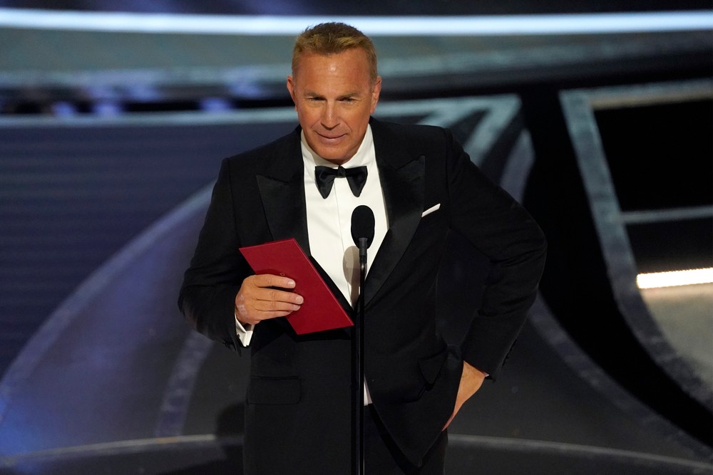 94th_Academy_Awards_-_Show_56180-4acb8aaf992446308298e1962e246e8b