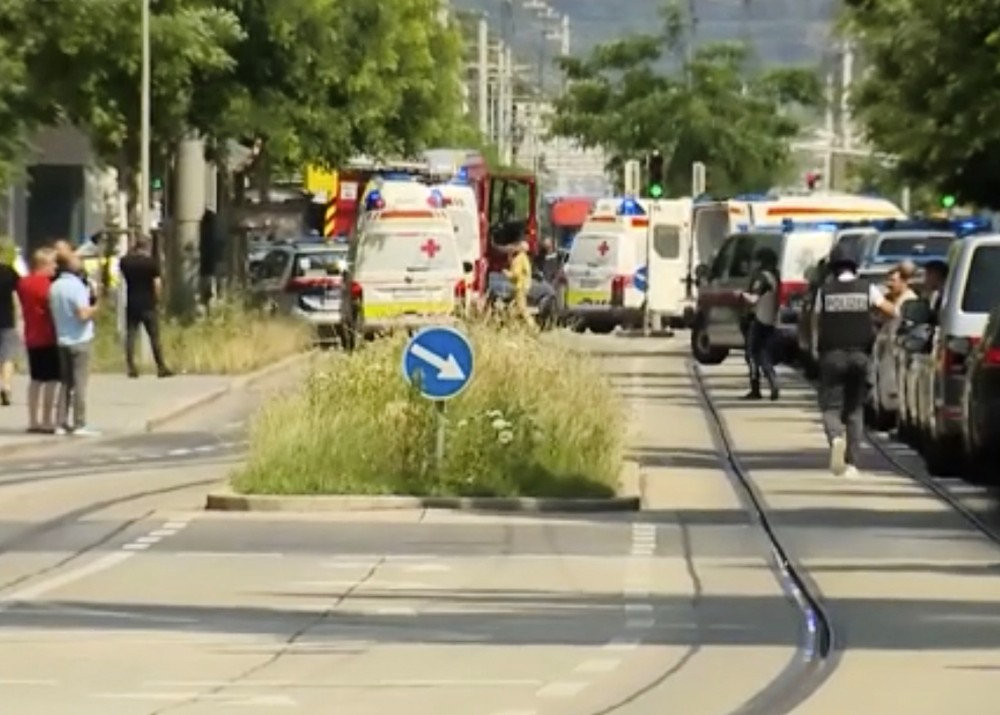 Záchranári v Grazi po útoku na škole