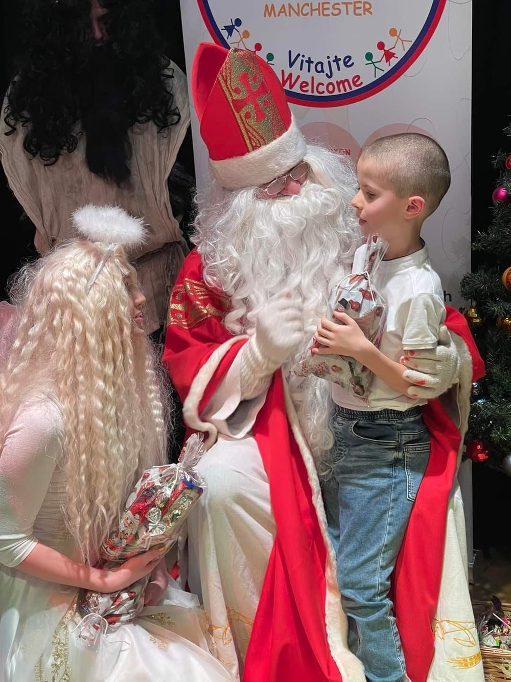 2E8E32BC-B736-438B-AF72-9179CEDF99D5