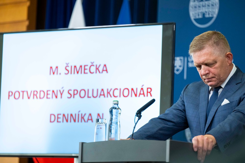 Premiér chce odvolať Michala Šimečku