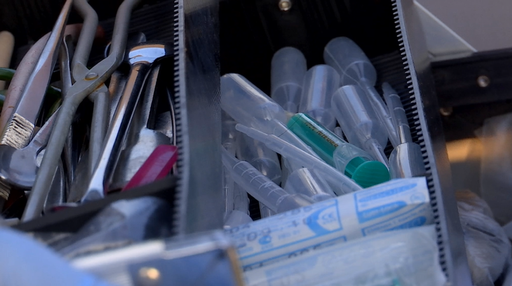 Hasiči pri požiari narazili na podozrivé sudy s neznámymi chemikáliami. Na pomoc prišla aj NAKA