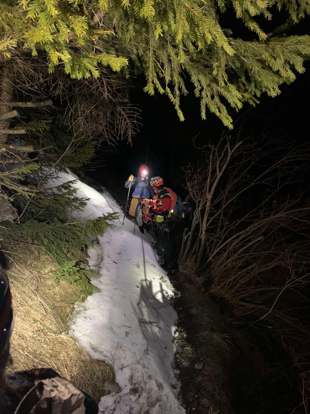 Pomoc dvojici turistiek v Malej Fatre (2)