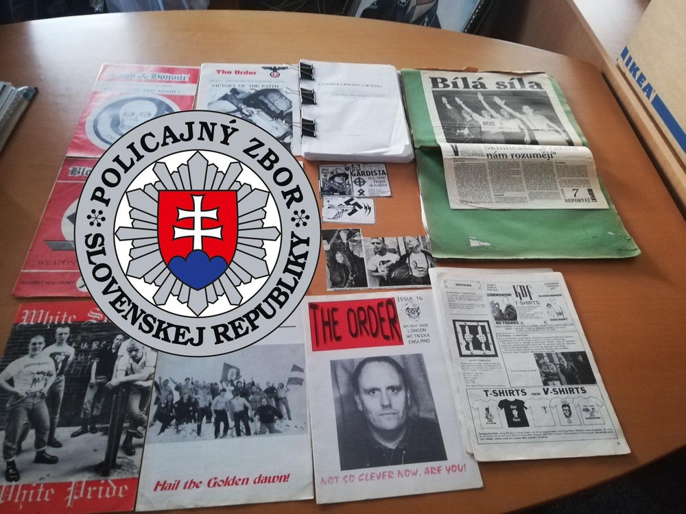 Nájdené predmety s nacistickou symbolikou počas akcie "Šašovia"