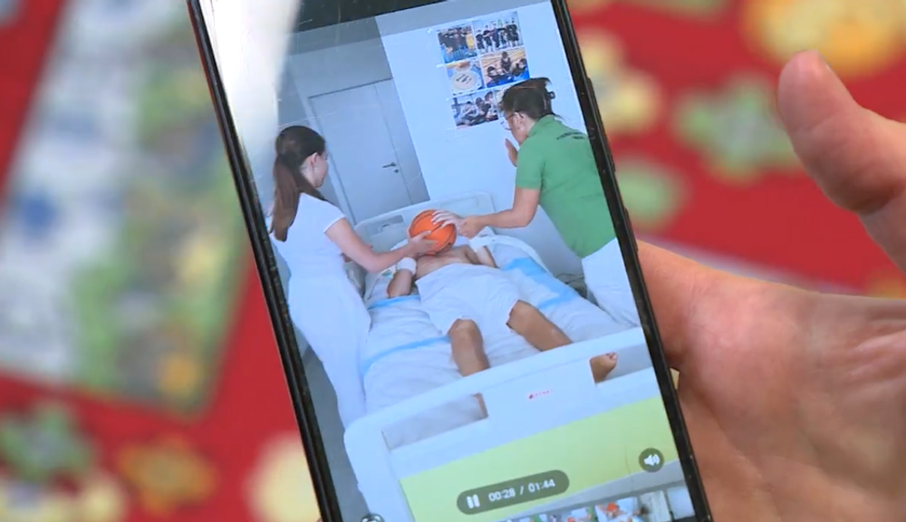 Mladého Lukáša zasiahol elektrický prúd. Teraz sa chce už vrátiť domov a znovu chodiť