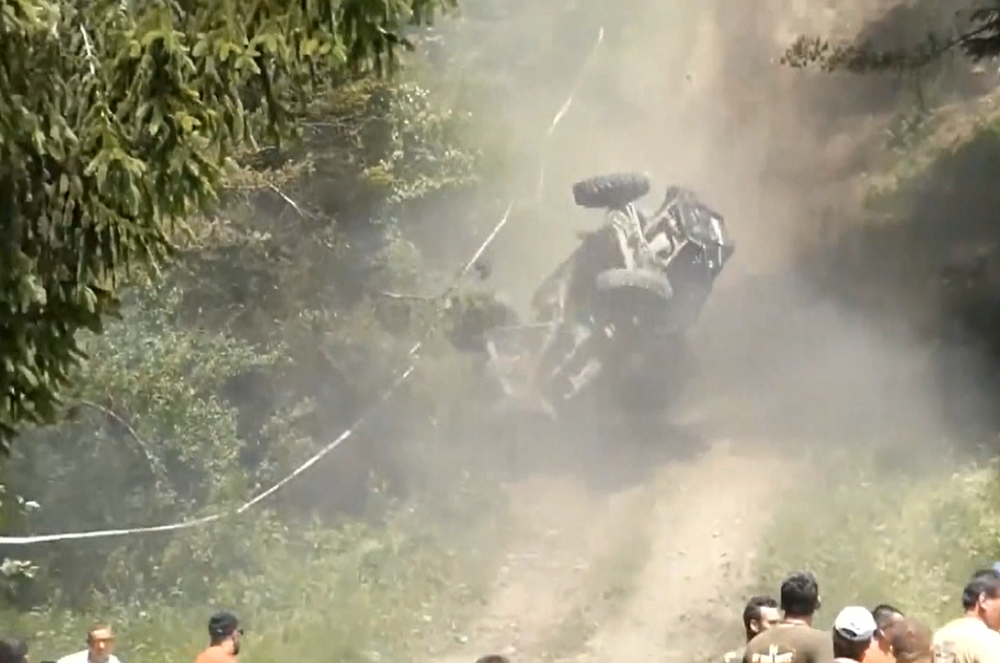 Mladý jazdec nezvládol terén a niekoľkokrát sa prevrátil