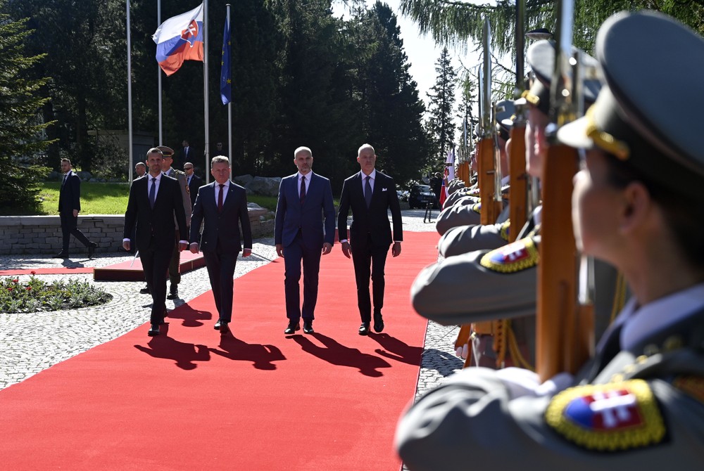 Štrbské pleso V4 ministri obrana stretnutie rokovanie (1)