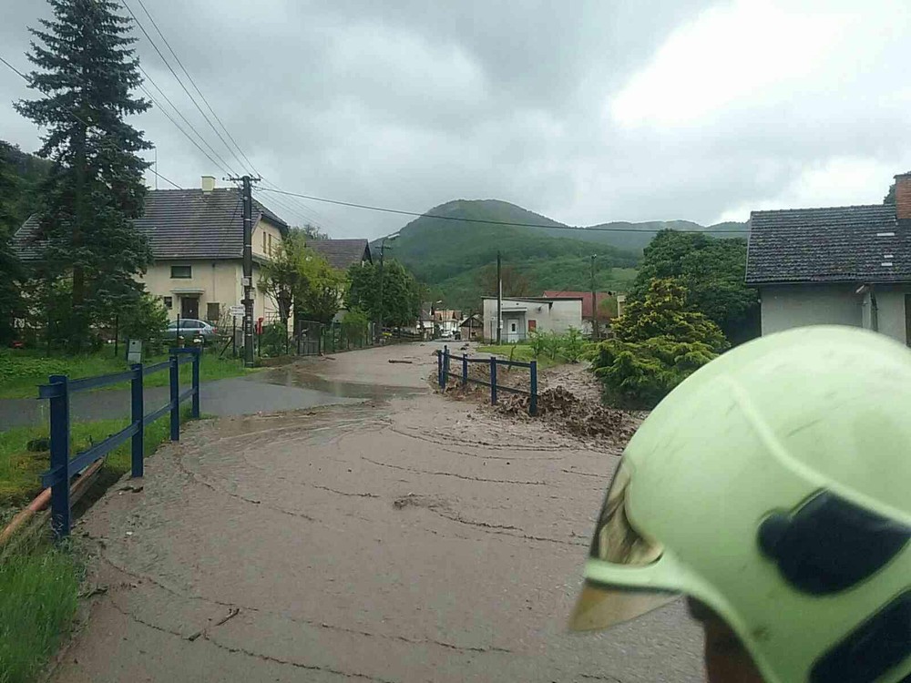 Záplavy trápia Slovensko