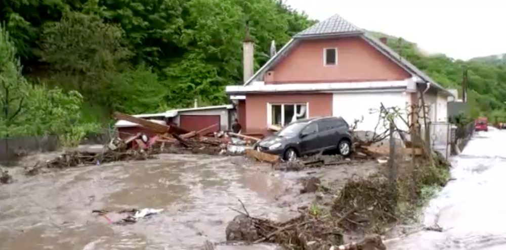 Záplavy trápia Slovensko