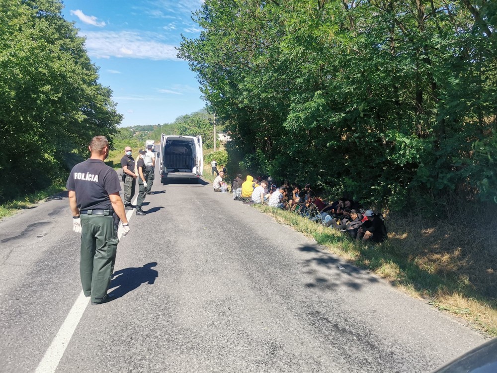 Dodávka s  migrantmi