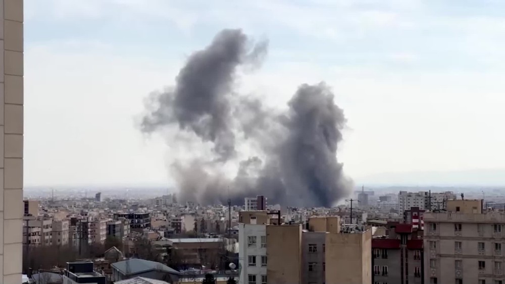 [multi] Dym nad Teheránom 1290