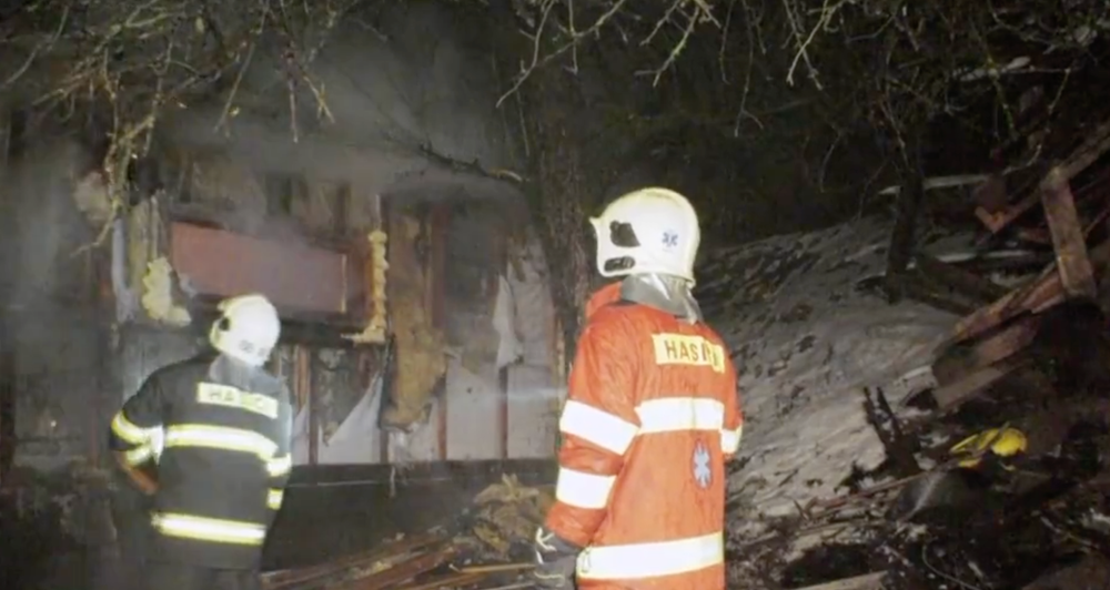 Ničivý požiar pripravil pár o strechu nad hlavou 