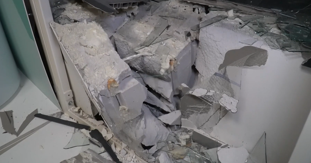 Auto prerazilo výklad 4