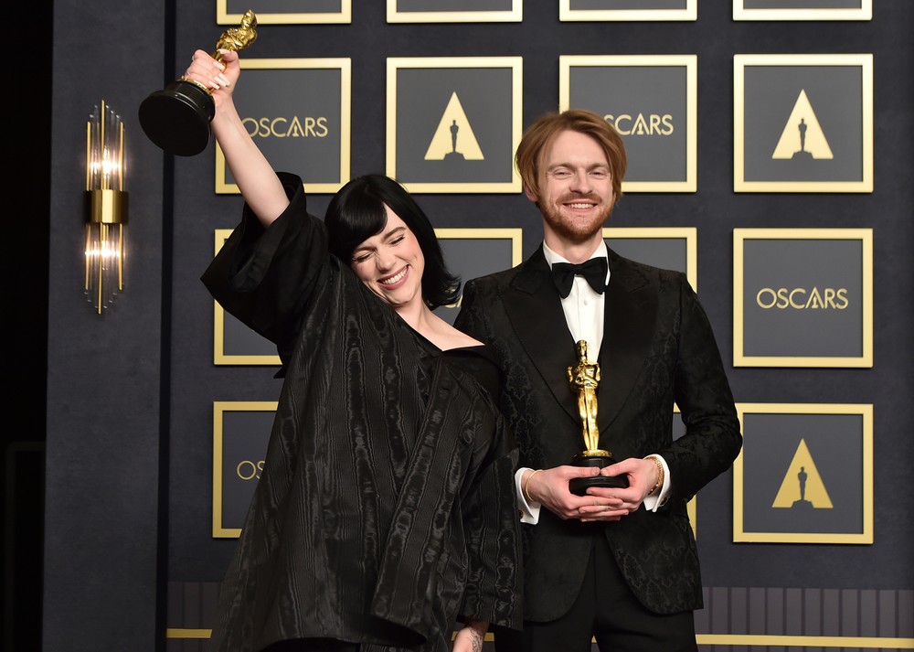 94th_Academy_Awards_-_Press_Room_79621-c4c2219a56714f379c96a2ada9d20ee0