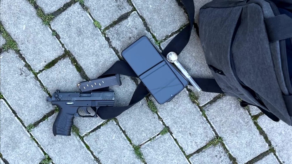 [multi] Ukrýval sa pod autom 8045