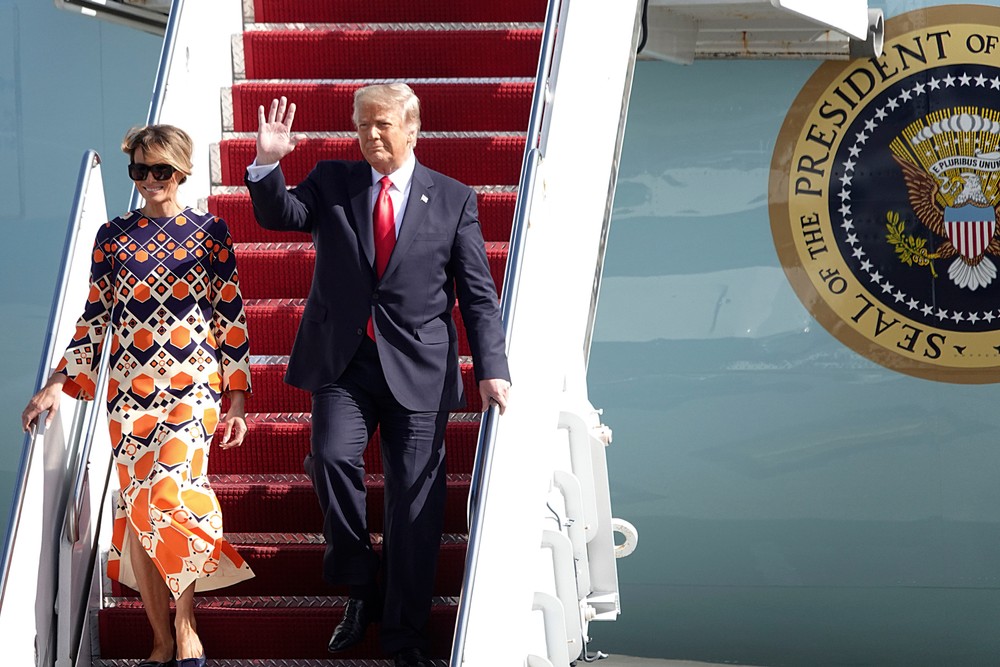 Trump a Melania doleteli na Floridu