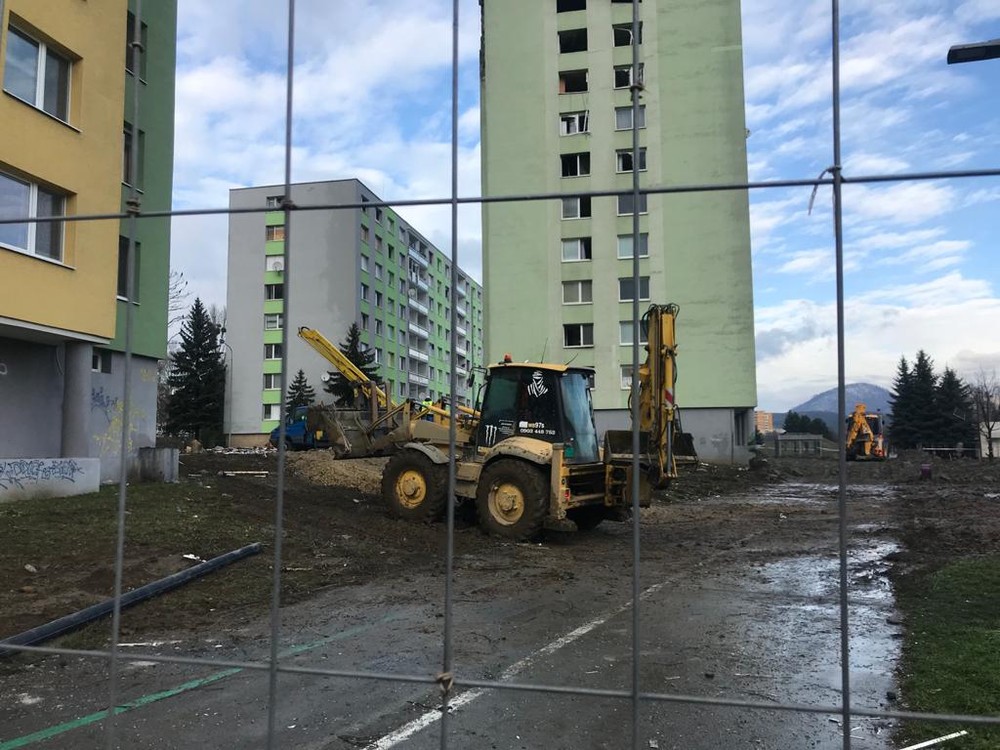 Začali sa prípravy na búracie práce v okolí paneláku č. 7