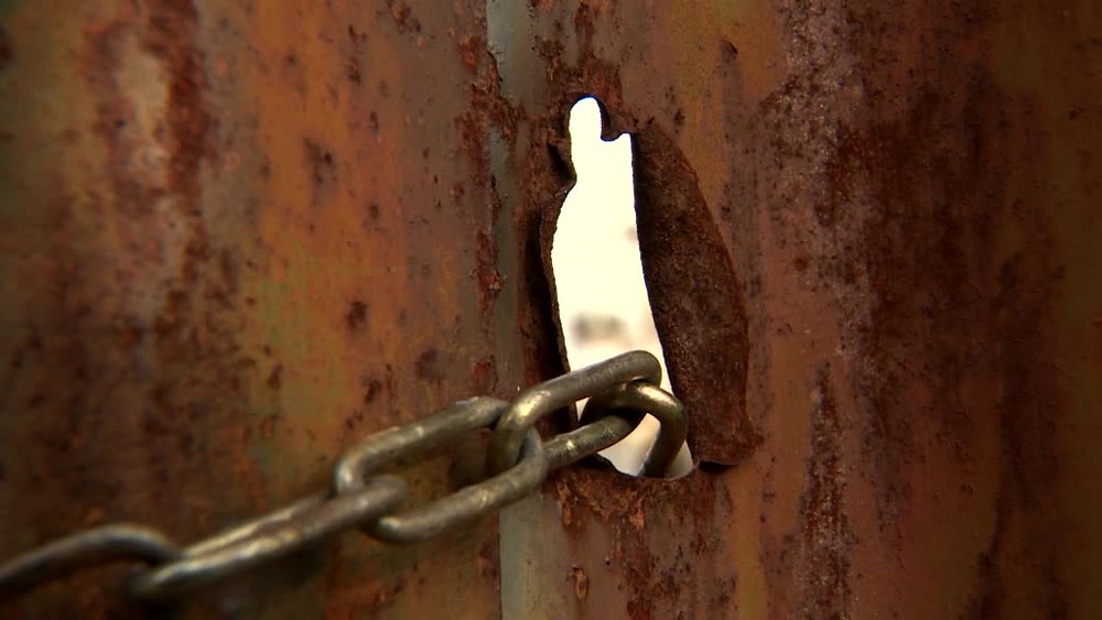 Kaštieľ v Rusovciach už dlhé roky chátra. Jeho rekonštrukcia bude drahšia, než sa predpokladalo