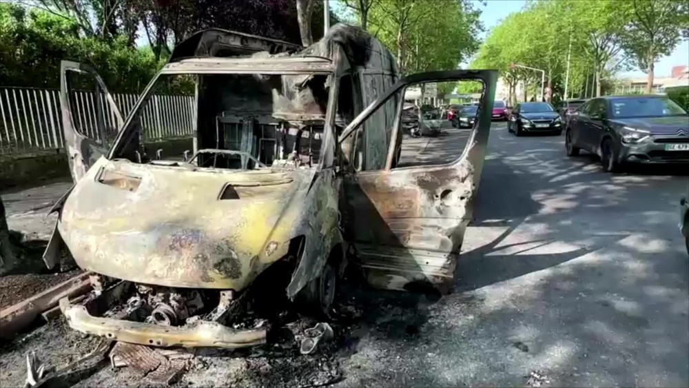 [multi] Pariž nepokoje 9355