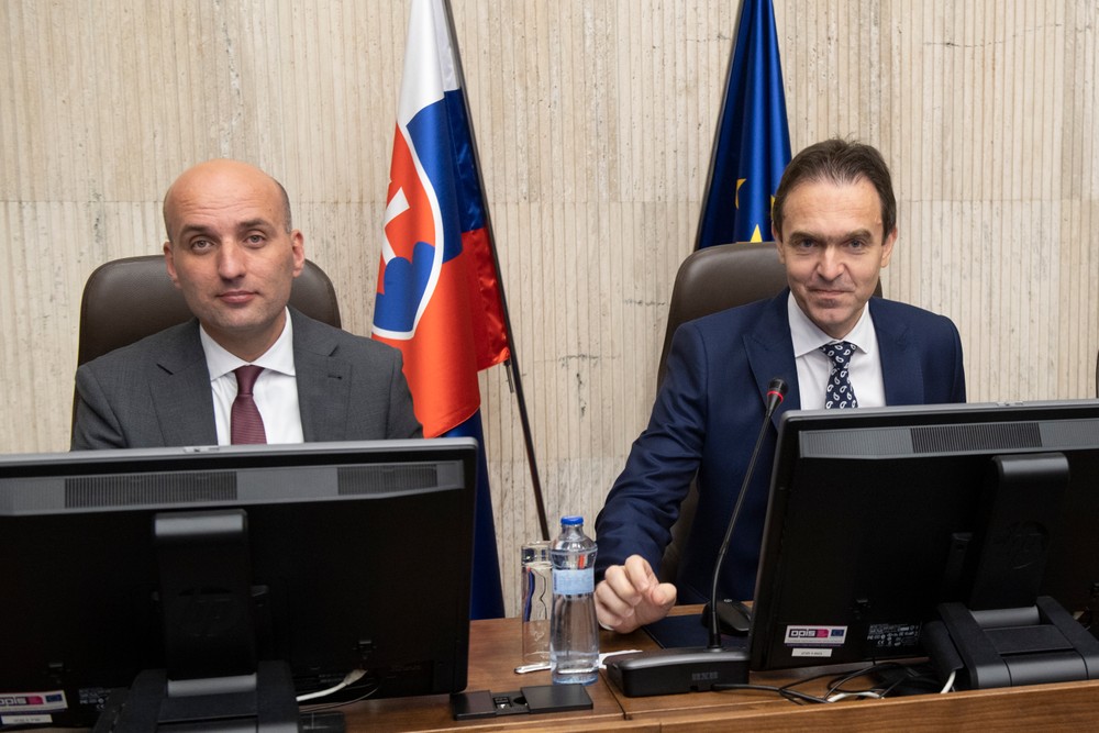 vlada posledne rokovanie pred volbami (1)