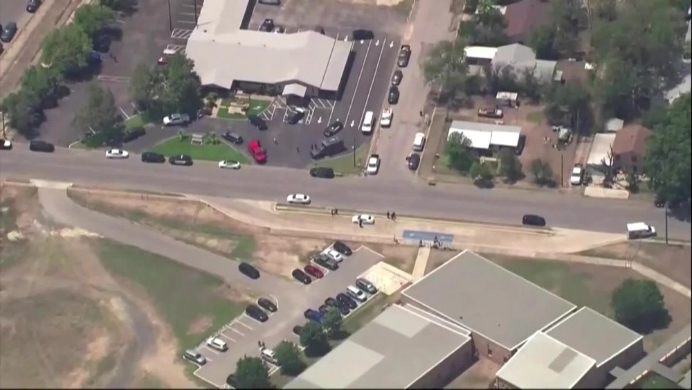 [multi] Streľba v Texase 6544