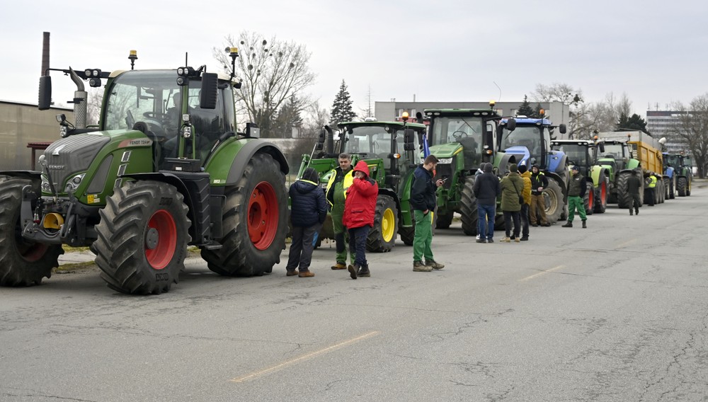 protest farmari polnohospodari traktory MICHALOVCE (4)