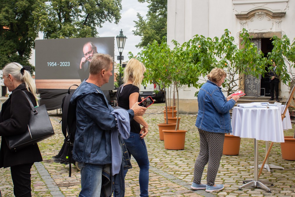 Patejdl pohreb kondolenčná kniha