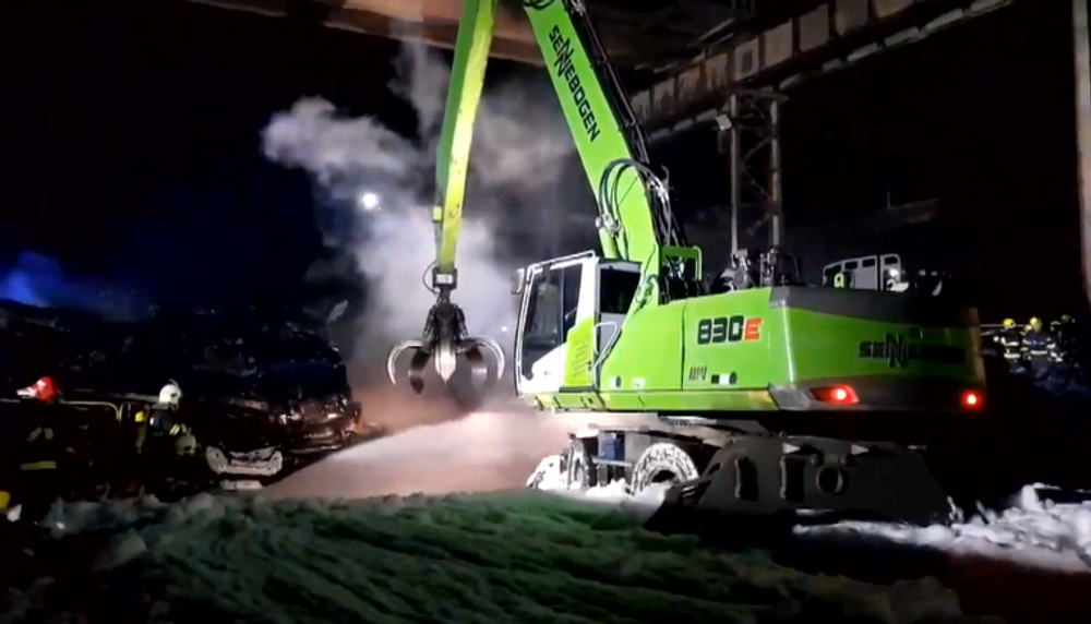 Obrovský požiar zachvátil šrotovisko. Vidieť ho bolo na desiatky kilometrov ďaleko