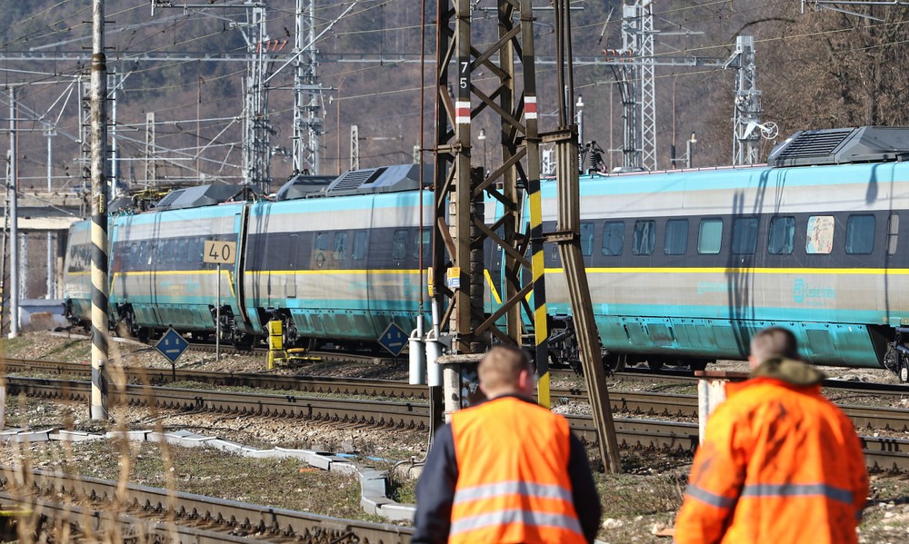 Vykoľajený vlak v Žiline