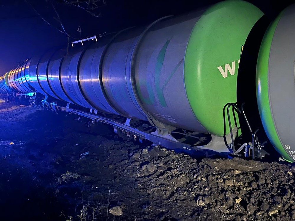 Vykoľajený vlak v Komárne