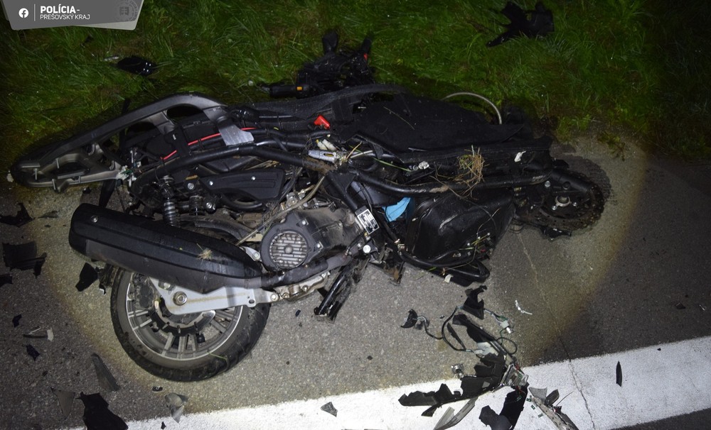 Váža nehoda auta a motorky v Prešove (2)