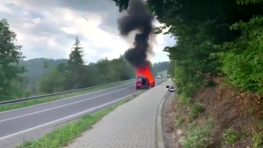 [multi] Zhorene auto 9452