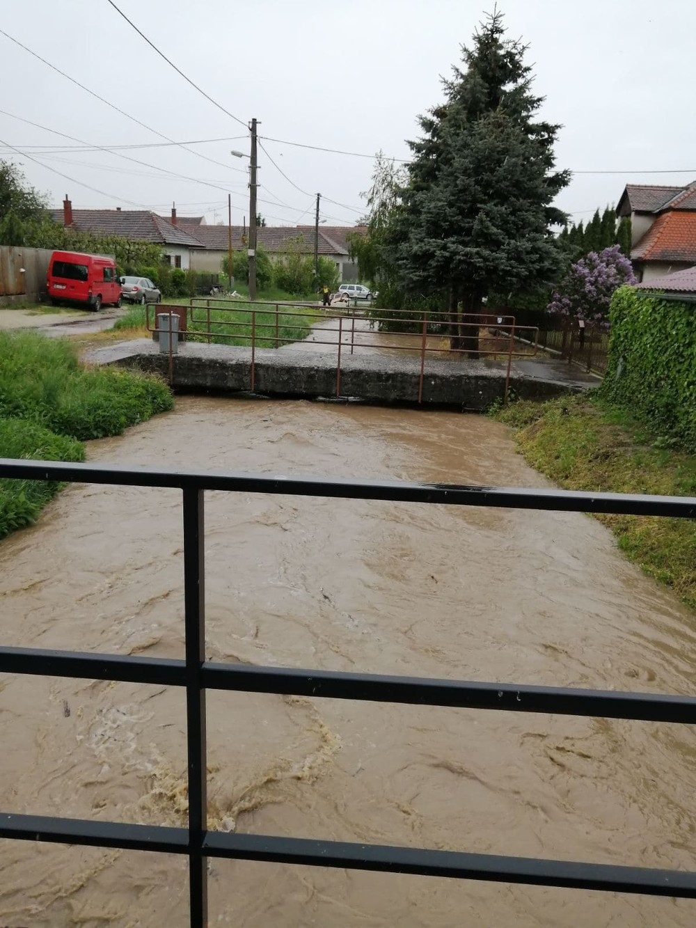 Záplavy trápia Slovensko