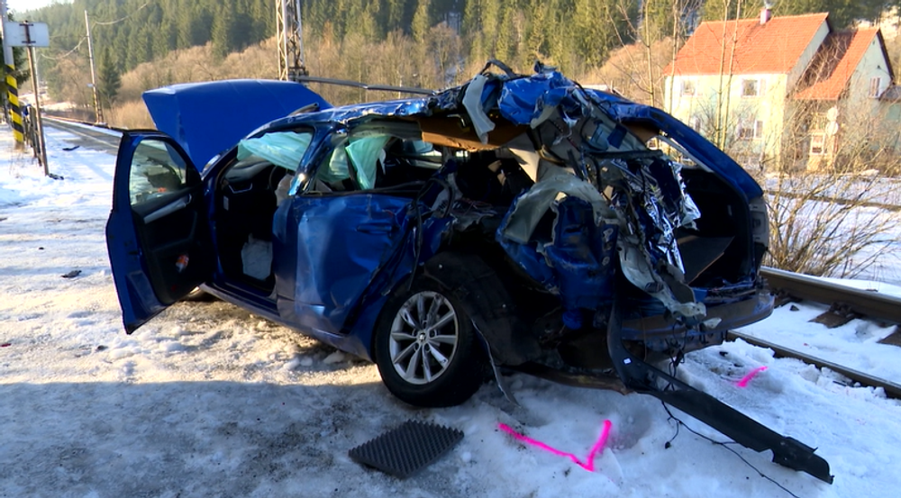 Pri tragickej nehode vyhasol život mladíka. Cez železničné priecestie sa vydal aj napriek výstražnej signalizácii