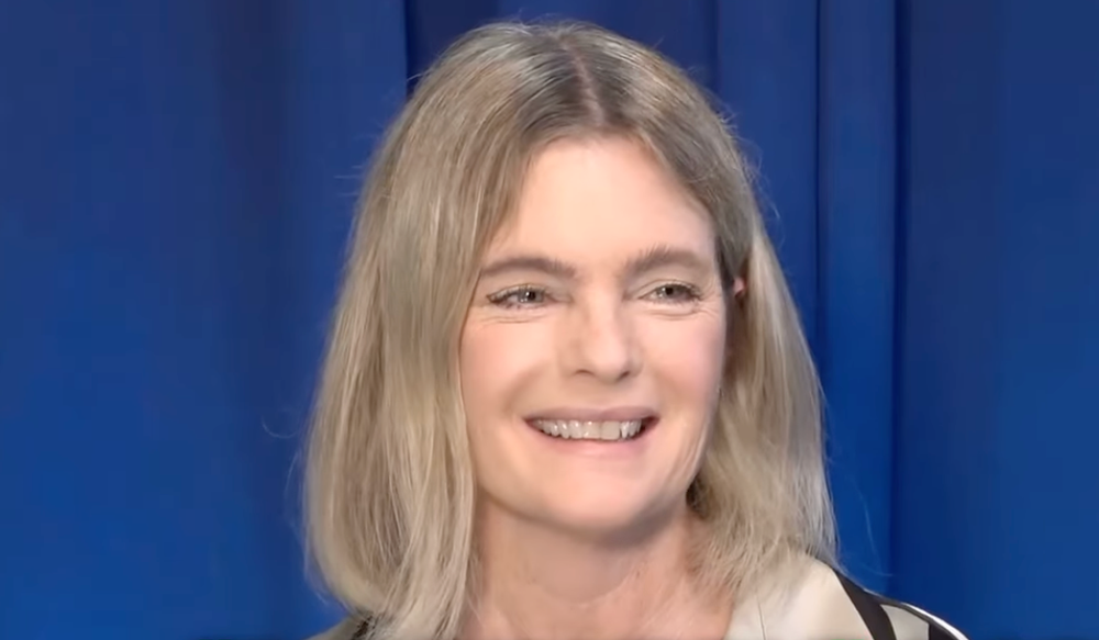 Erika Eleniak