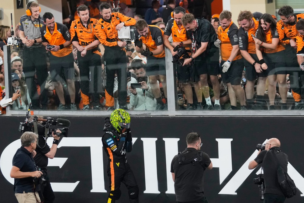 Abu_Dhabi_F1_GP_Auto_Racing_09911